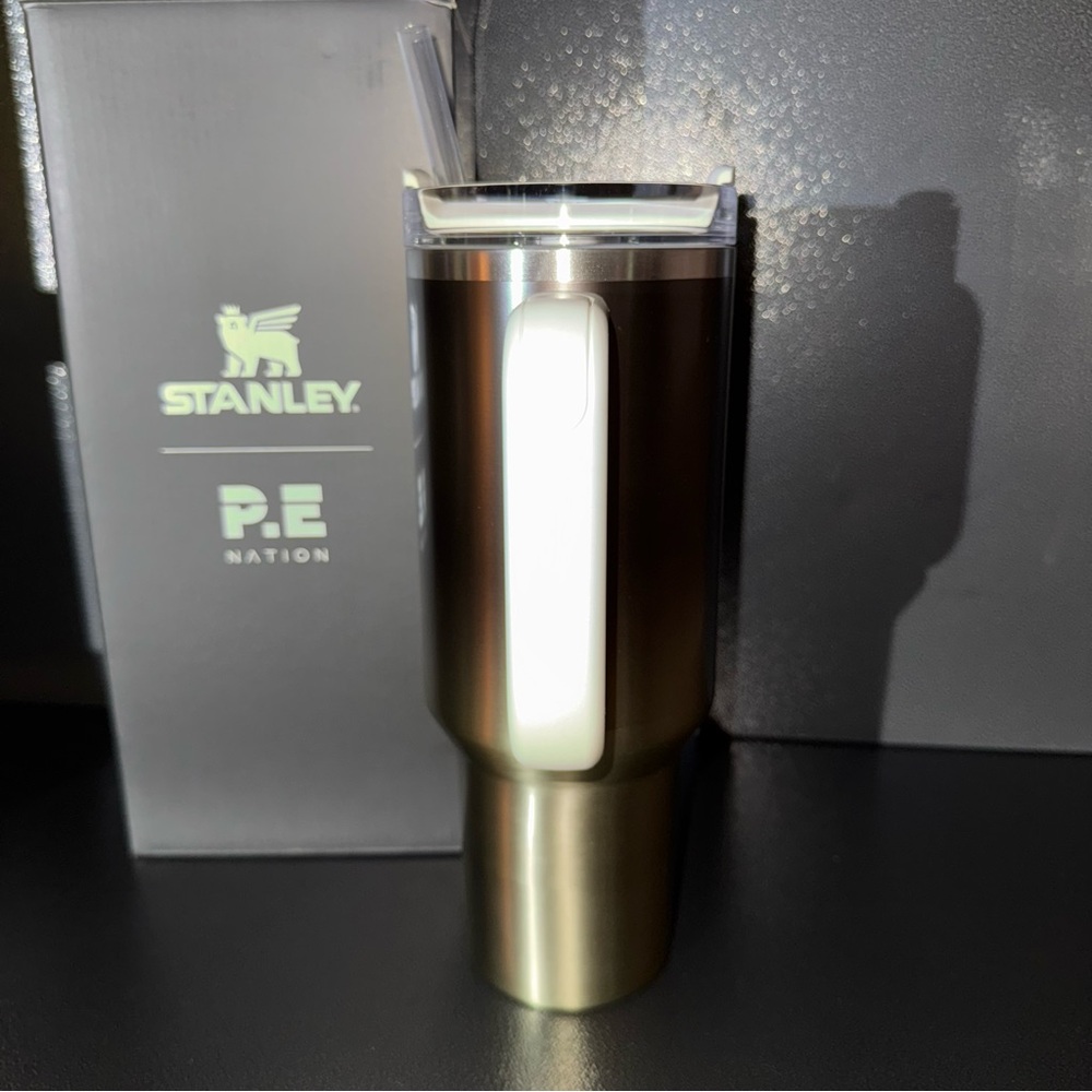 Stanley x P.E. Nation Limited Edition Quencher Tumbler - NWT Australia Exclusive - Picture 4 of 11